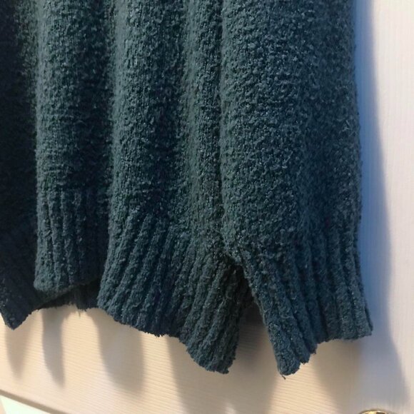 Cute BECOOL Turquoise (Blue/Green)Sweater with Fun Seam Detail on Back & Sleeves - Picture 13 of 13